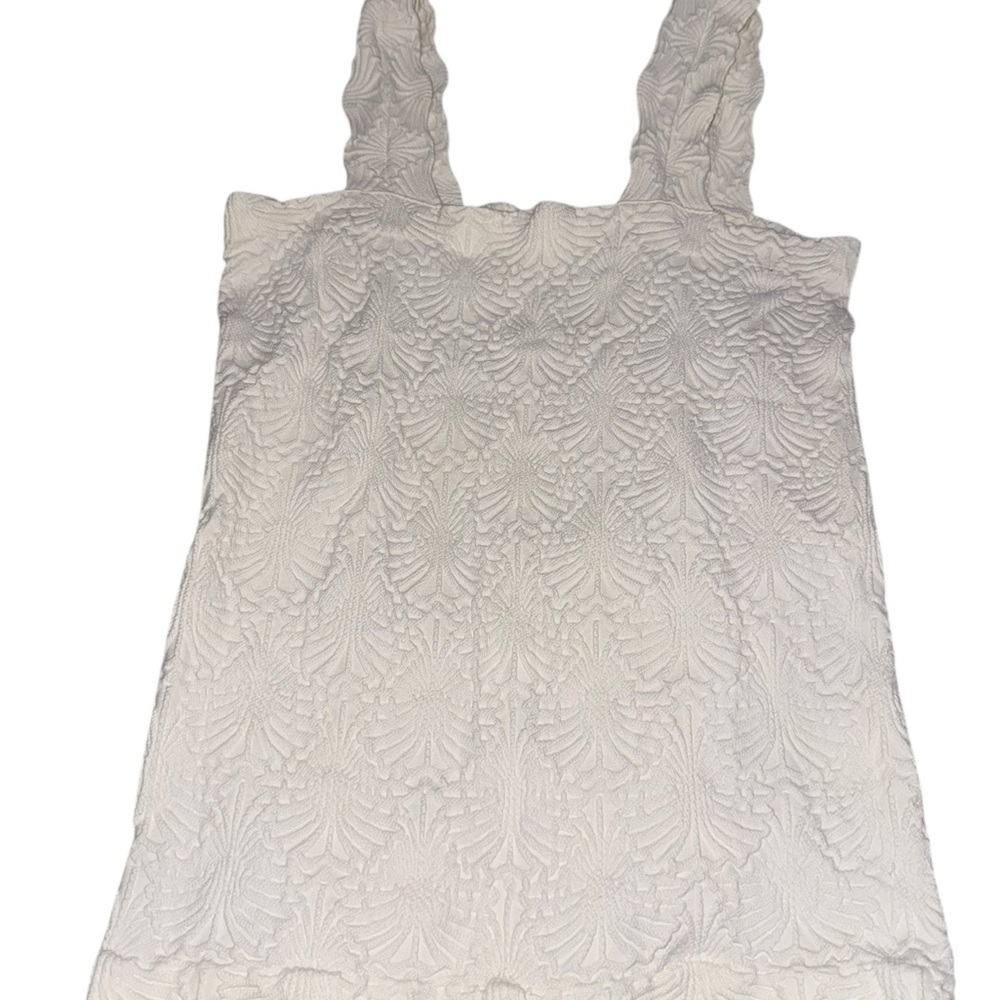 Once & Again NYC Textured White Scalloped Sculpting Sleeveless Tank Top Size S/M